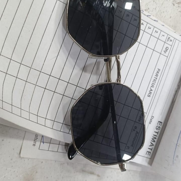 Suga Octagon Round Black Sunglass