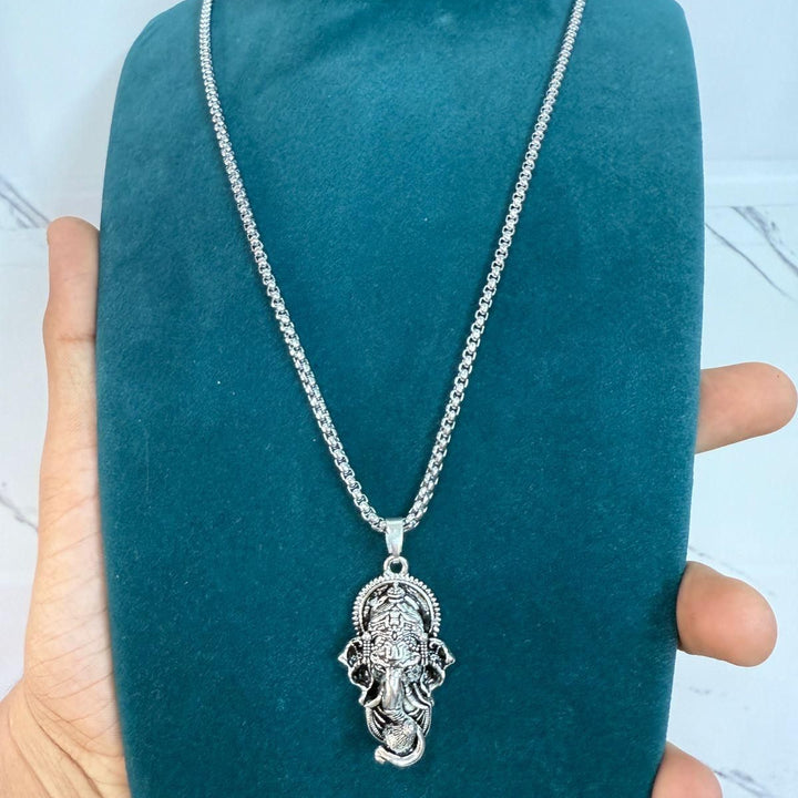 Ganesha Pendant With Snake Chain (Silver)