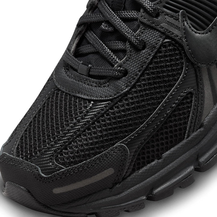 Zoom Vomero 5 'Triple Black'