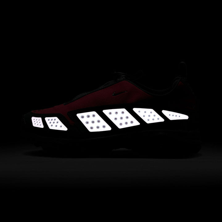 WMNS Air Max SNDR Gore-Tex ‘Hyper Crimson’