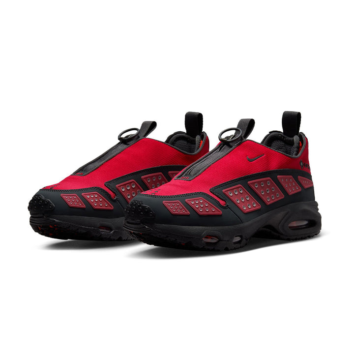 WMNS Air Max SNDR Gore-Tex ‘Hyper Crimson’