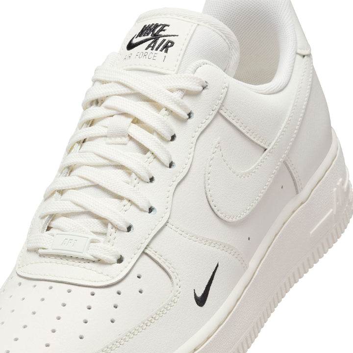 Wmns Air Force 1 '07 Essential 'Sail/Black'