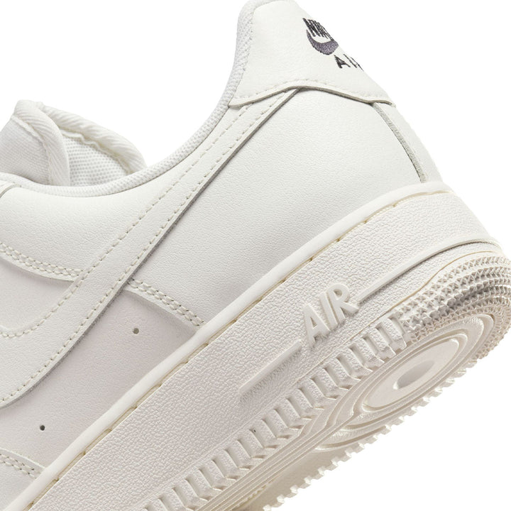 Wmns Air Force 1 '07 Essential 'Sail/Black'