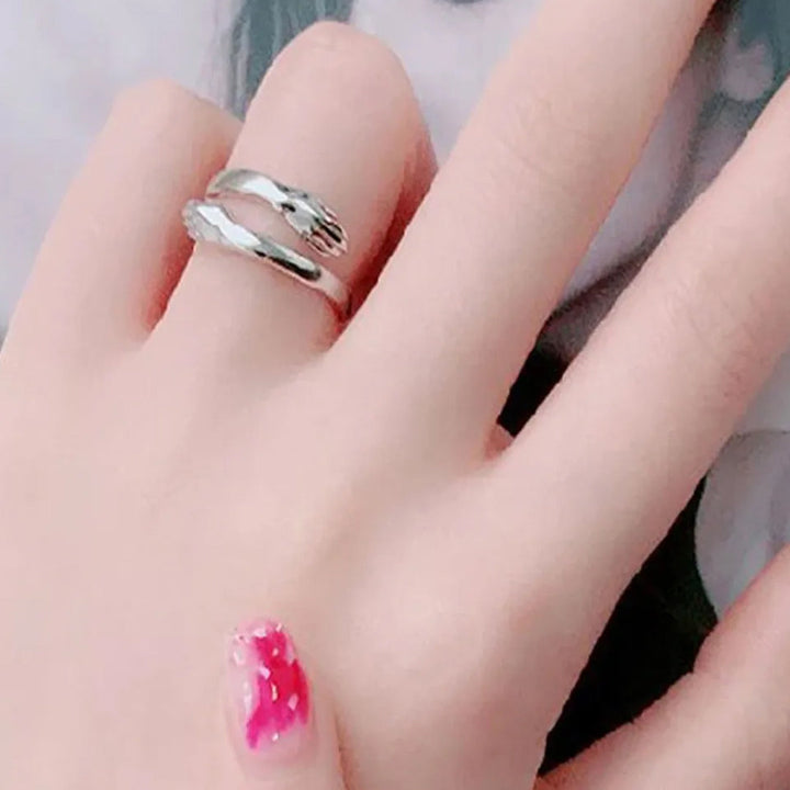 hand hug ring