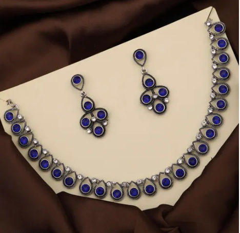 Silver Plated Necklace Set with  a Pair of Earrings