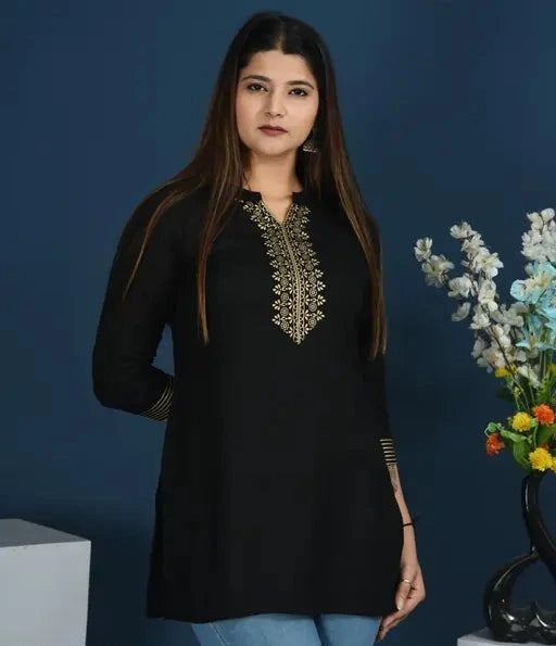Women Tending Rayon Goldan Printed short kurta