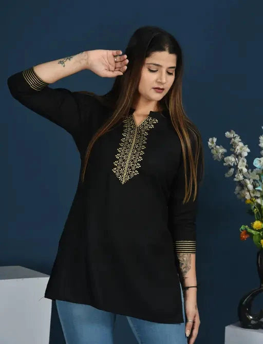 Women Tending Rayon Goldan Printed short kurta